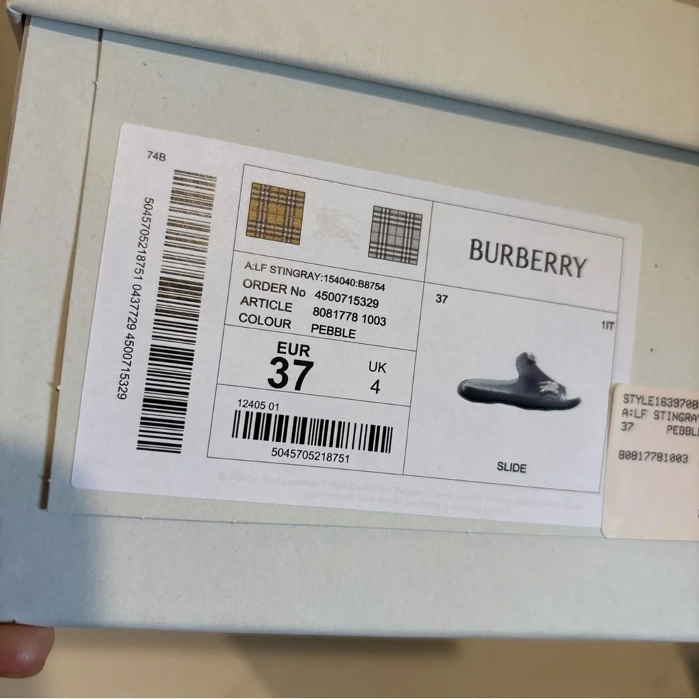 NWT BURBERRY SIZE 37 Women’s Burberry Stingray Rubber Slide Sandals - Picture 9 of 9